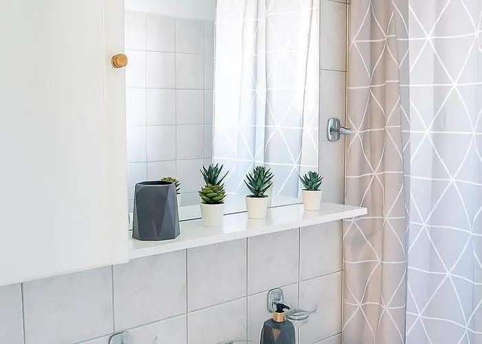 Semesterbostad Hary's House Cozy Getaway 5 Min From The *